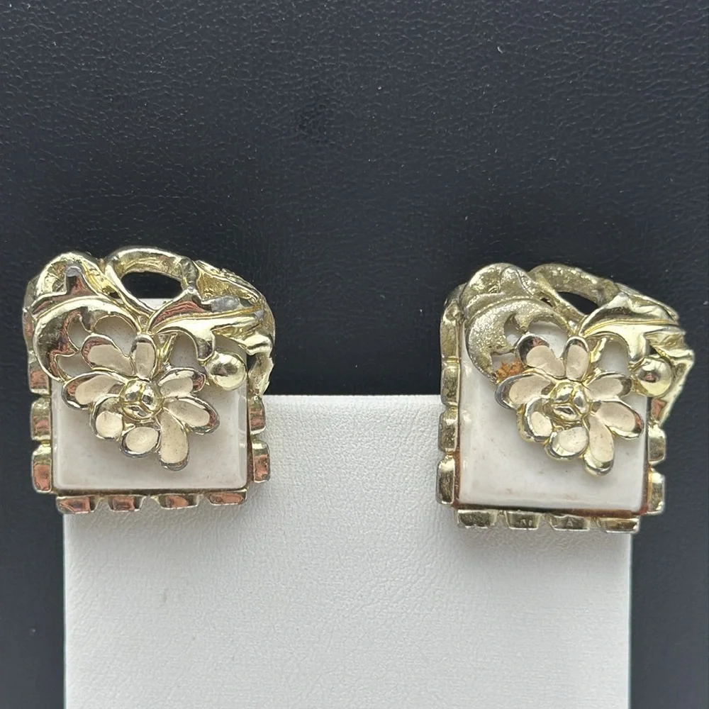 Vintage statement art deco oversized white gold tone flower clip on earrings